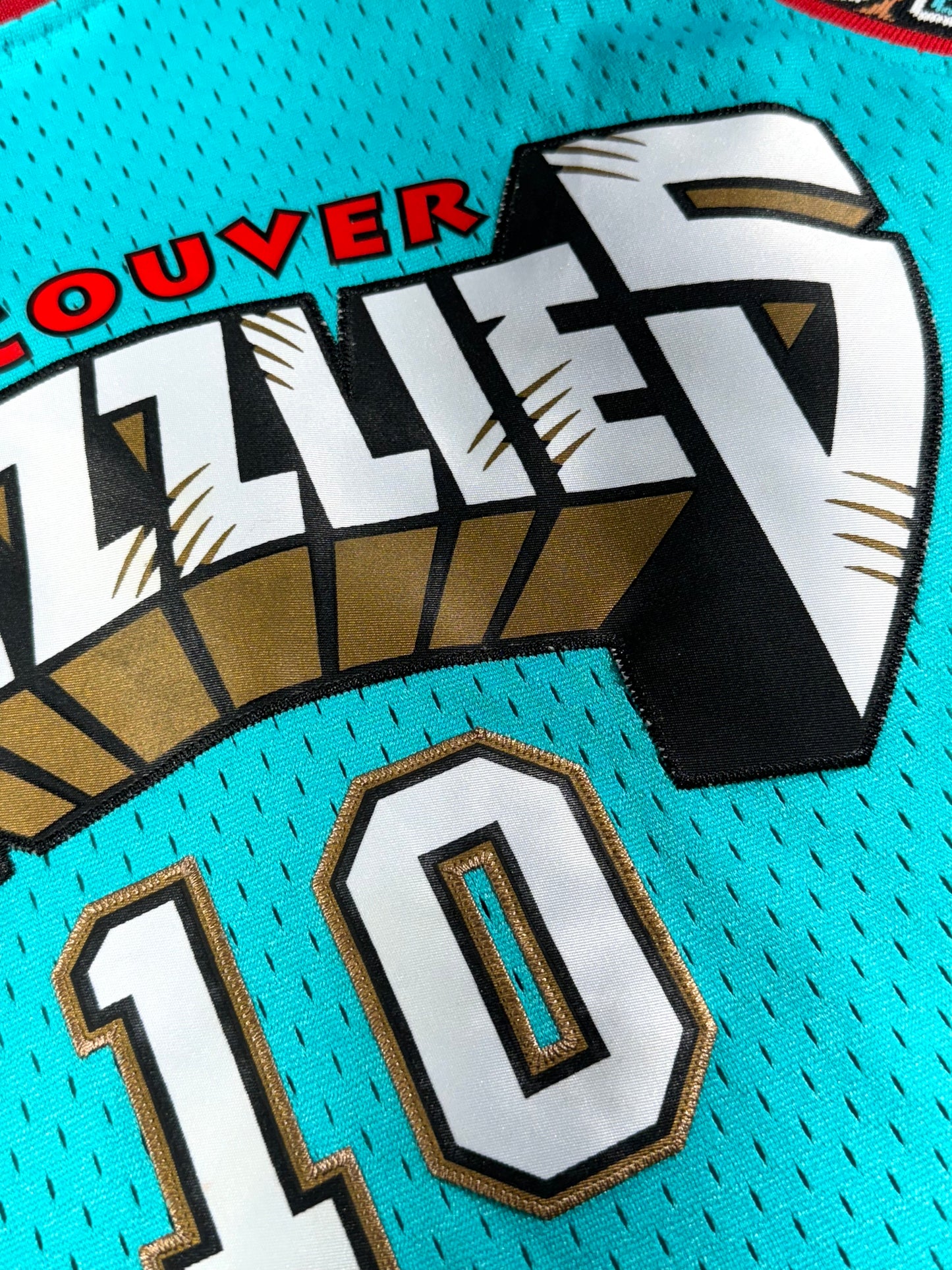 Vintage Vancouver Grizzlies Jersey 1998-99 Mike Bibby