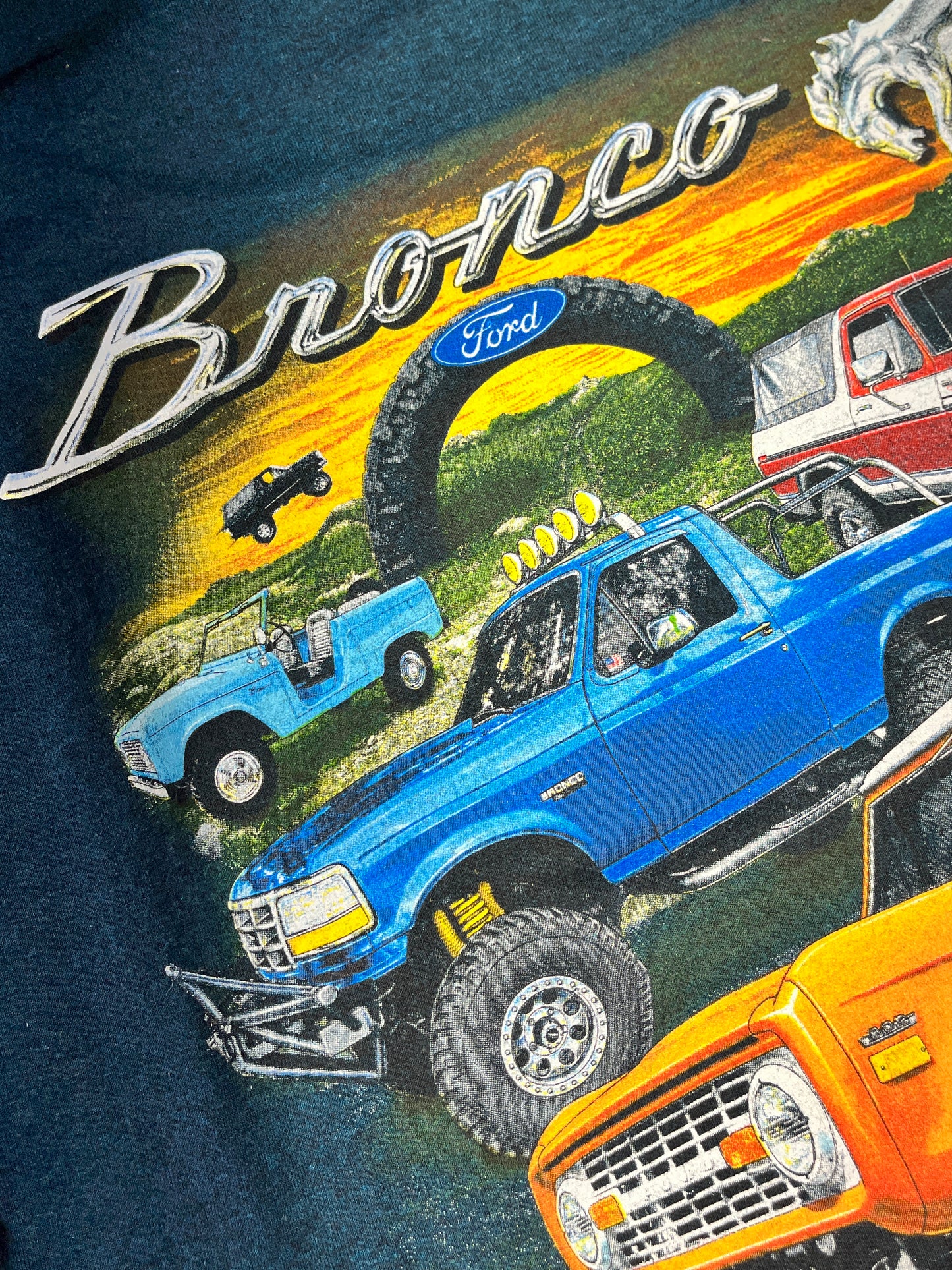 Vintage Ford Bronco T-Shirt OG Car Truck Suv OFF Road