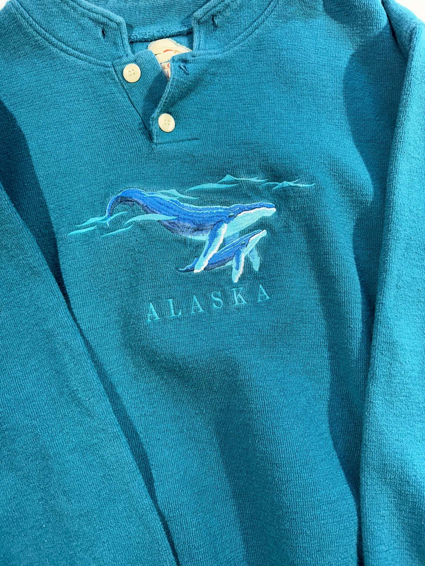 Vintage Alaska Crewneck Wildlife Whales Animal