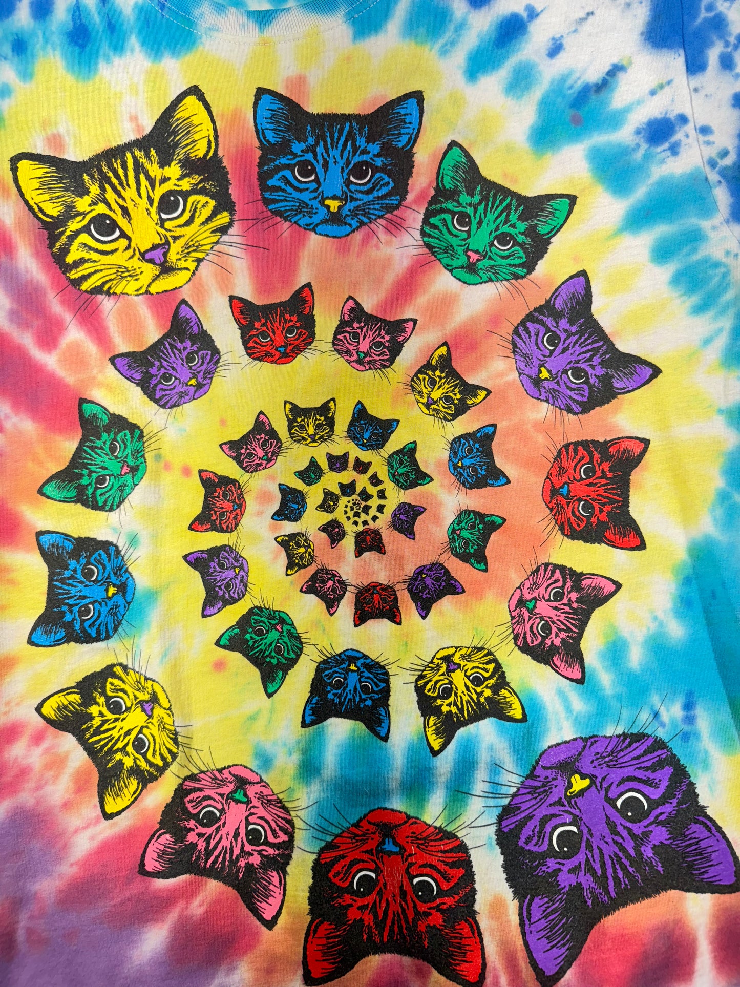 Vintage Cat T-Shirt Trippy Tie Dye Animal Acid