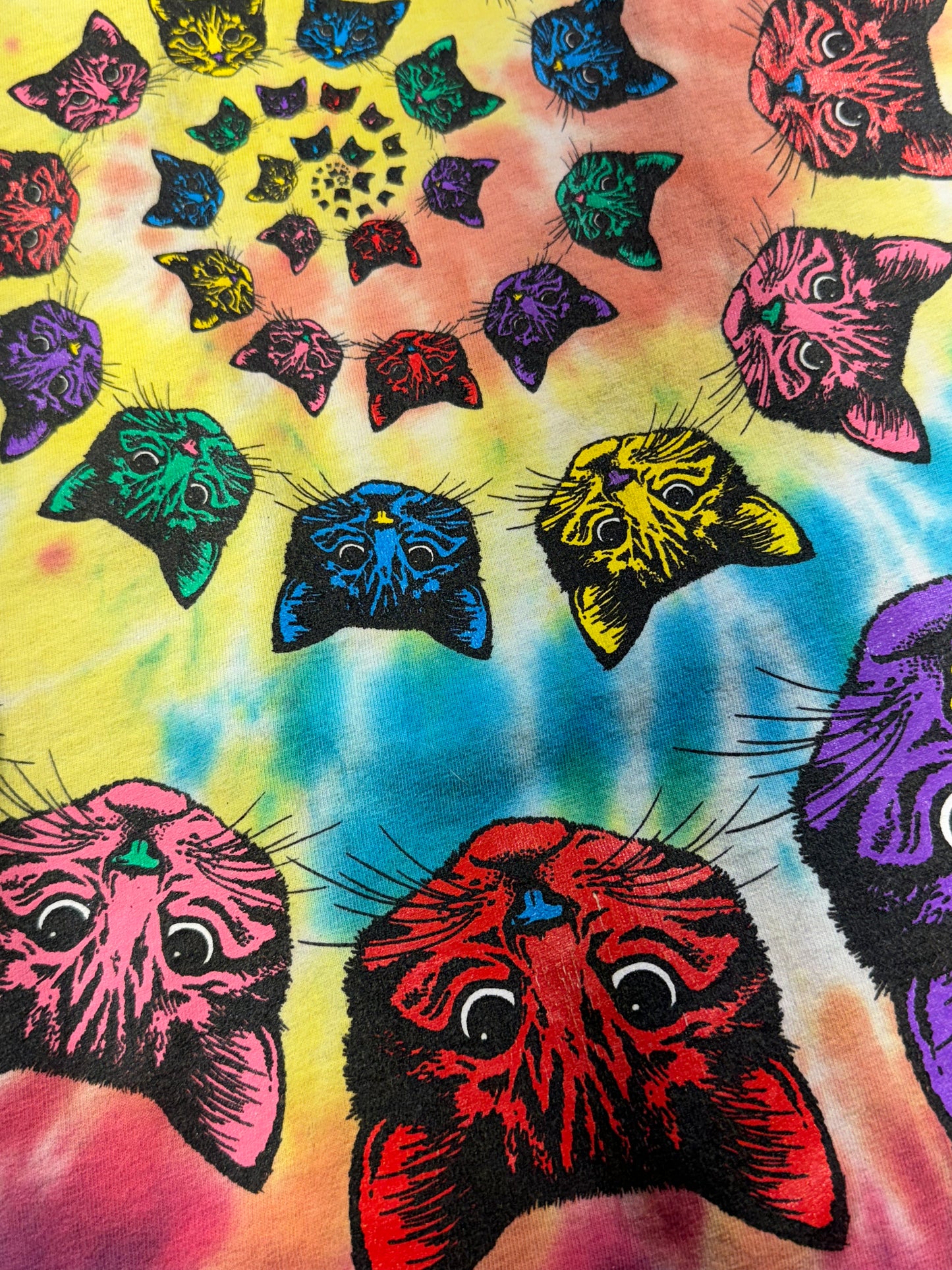 Vintage Cat T-Shirt Trippy Tie Dye Animal Acid