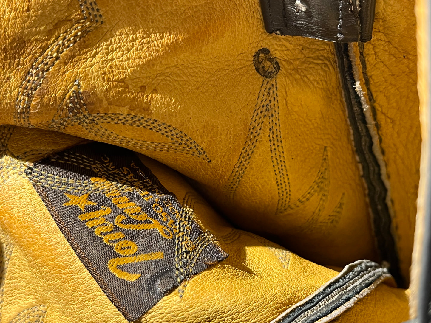 Vintage Tony Lama Cowboy Boots Style # 05023 Amazing