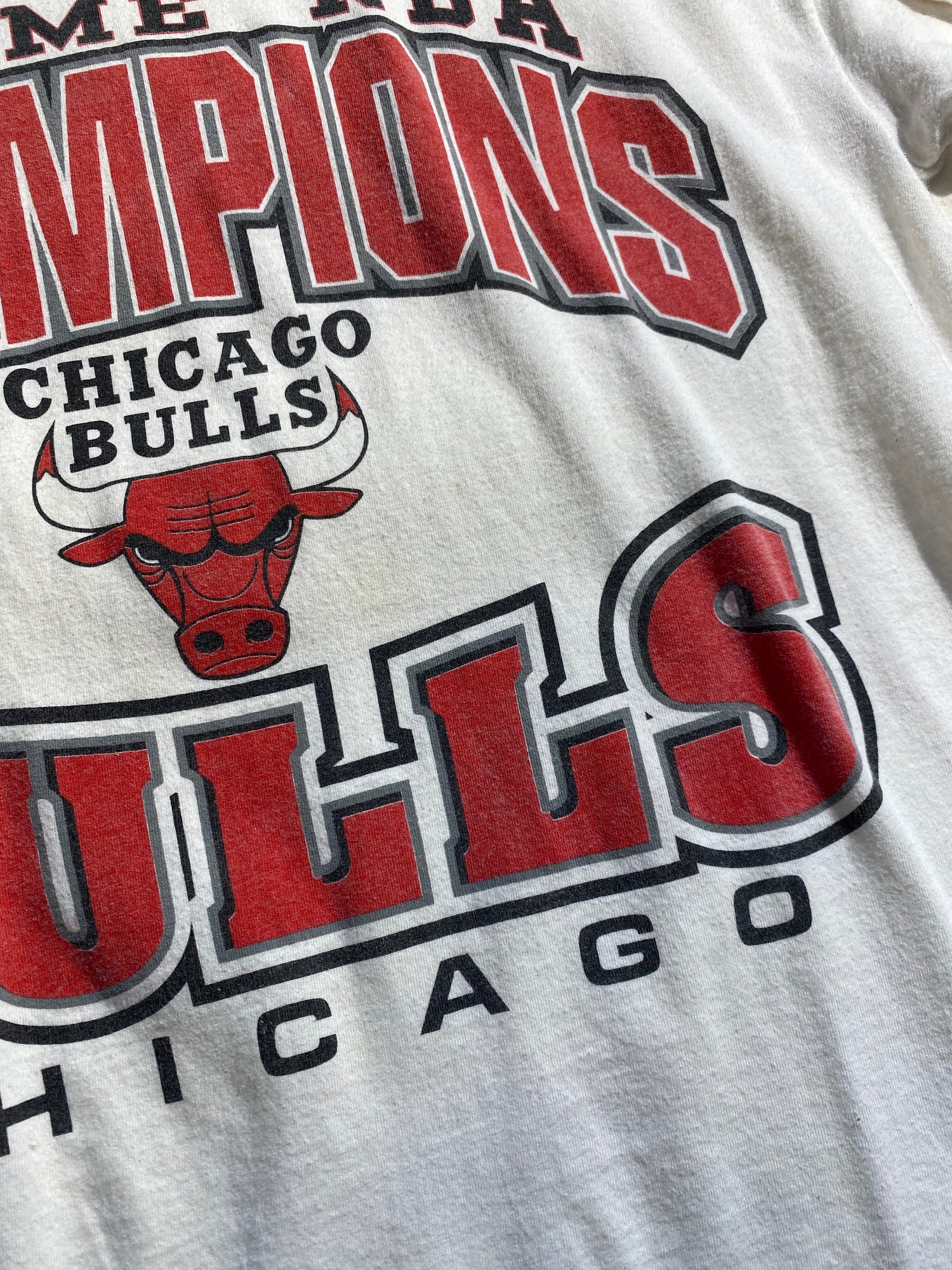 Sea Sports, Shirts, Vtg Chicago Bulls Three Peat Nba Finals Tshirt Xl