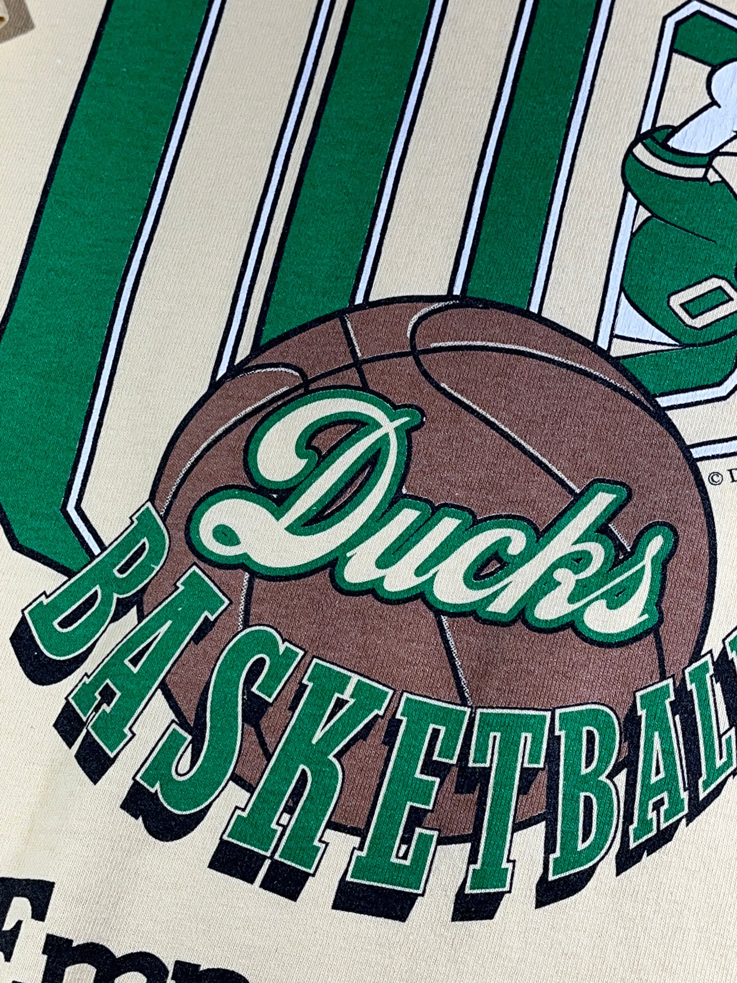 Vintage UO Ducks T-Shirt Basketball Oregon