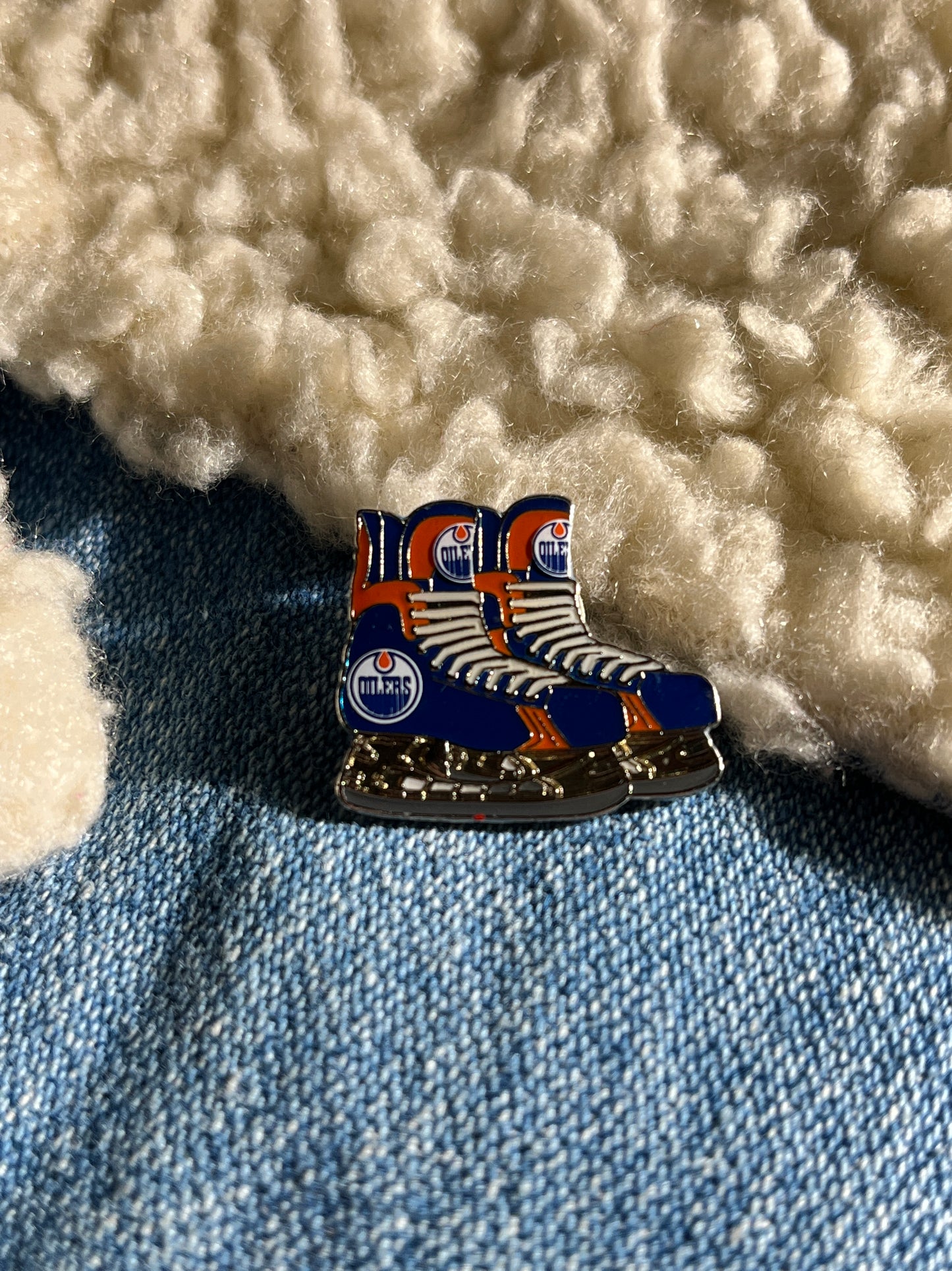 Vintage Edmonton Oilers Enamel Pin Skates NHL